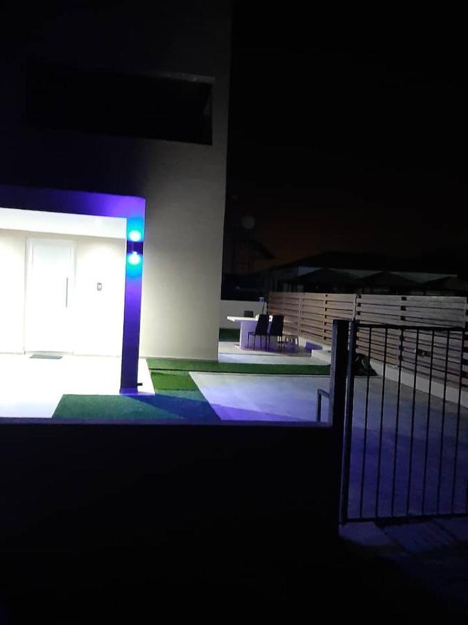 Universe House Dromolaxia Exterior foto